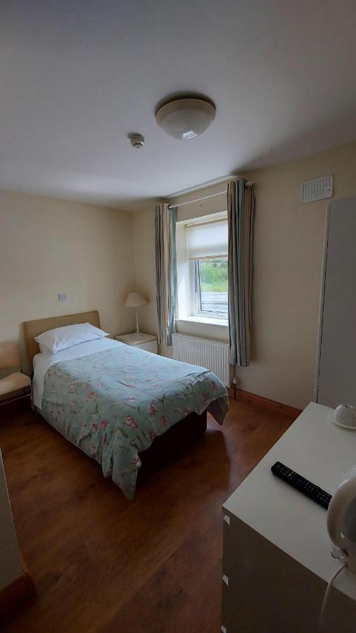 Hotel Clancys Of Glenfarne Habitación foto